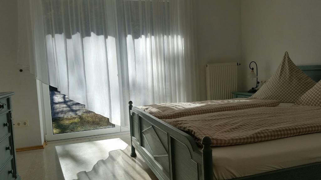 Hotel-Pension Haus Hubertus Weigendorf Quarto foto